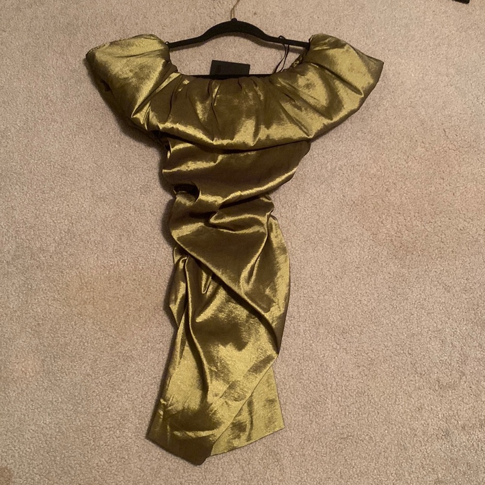 NBD green off the shoulder dress. Size XS. Never worn. New with tags.